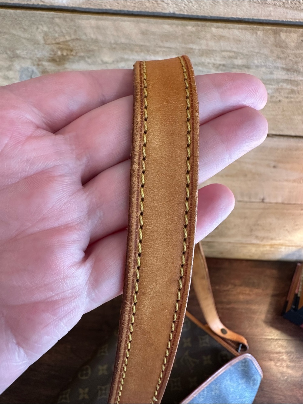 Rare Vintage Louis Vuitton Portable Serviette Crossbody ✨ Comes with COA - Picture 13 of 16